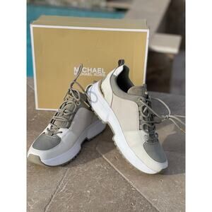 MICHAEL Michael Kors Womens Platform Cosmo Trainer Sneakers  New in box - 9.5